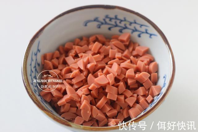 面粉换个做法，比包子简单，比馒头好吃，刚出锅孩子就吃了俩