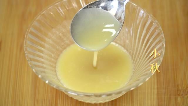 怎么烙饼才能比纸薄教你一个小技巧,一次12张,个个轻薄透亮