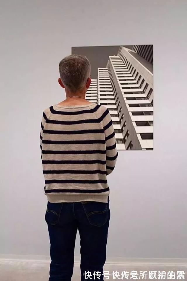 名画@和名画“撞衫”是一种怎样的体验?他花2年专拍艺术界最美的意外