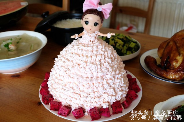 生日蛋糕|女儿4岁了,晒一晒妈妈做的生日蛋糕和饭菜,网友蛋糕太赞了