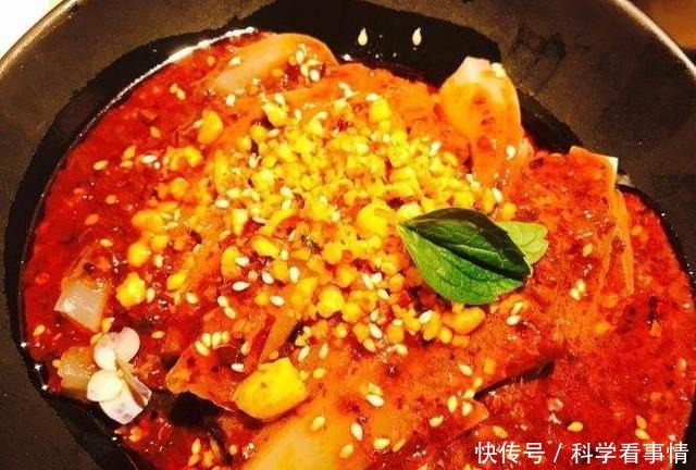 浙江唯一“吃辣”城市,被称为辣的巅峰,街头小吃让你辣到流泪