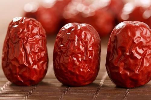 紅棗和此物是天生一對(duì),每天來一碗,頭發(fā)烏黑亮麗,臉色也紅潤