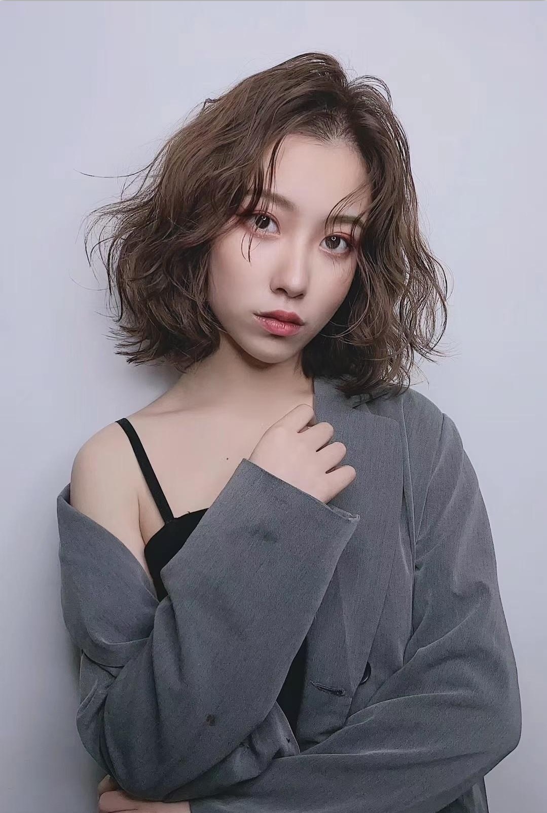 中大卷 秋冬发型别乱剪,新时尚发型19款送给大家,洋气时尚好打理