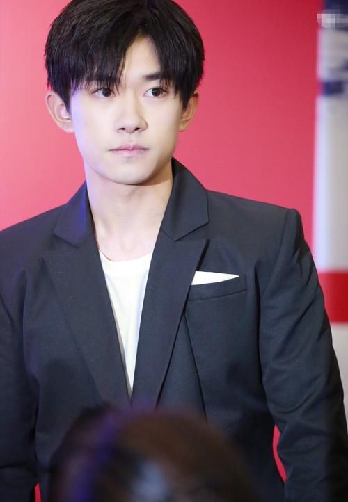开机|长津湖开机，易烊千玺吴京领衔，3位导演联合执导，阵容太豪华