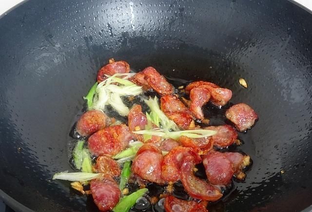 营养|这道小炒,材料普通又便宜,结合起来味道清香鲜美,营养丰富全面