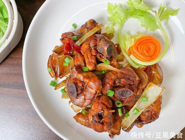粤式|这样做粤式啫啫煲，比饭店里的还好吃