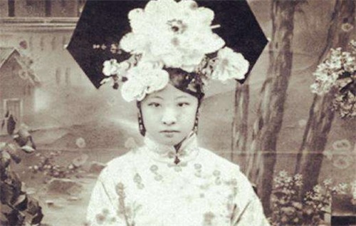 六妹|末代皇帝溥仪的七个亲妹妹,都嫁给了谁,最后结果怎样六妹最好