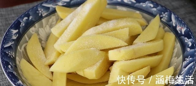 米粉|年夜饭五花肉好吃做法,淋2个鸡蛋,老做法教你,吃一次就忘不了