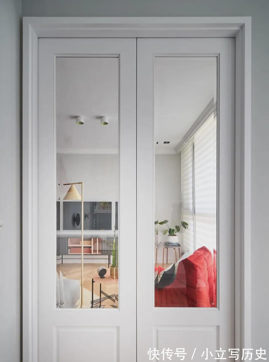 装饰画|70㎡北欧小公寓,简约、舒适、清新,这种感觉很舒心从容