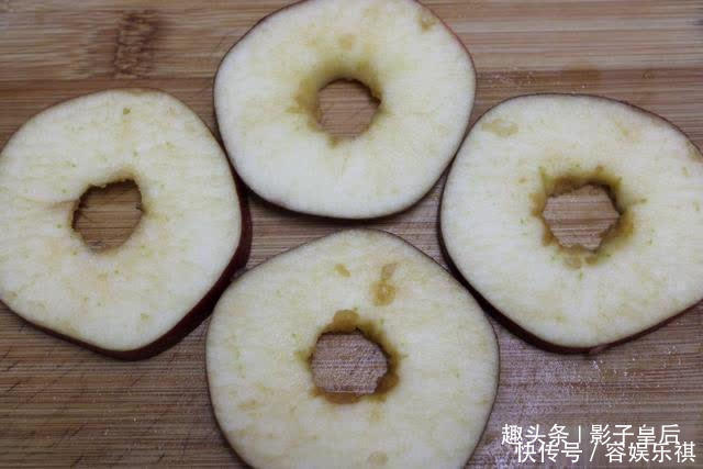 教您一道苹果芝麻饼,样式好看还香甜,过节端上桌,家人都爱吃