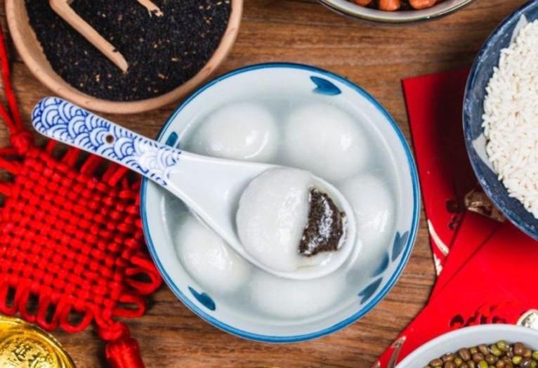 正月十五吃元宵，但元宵为啥又叫汤圆？专家：和一位历史名人有关