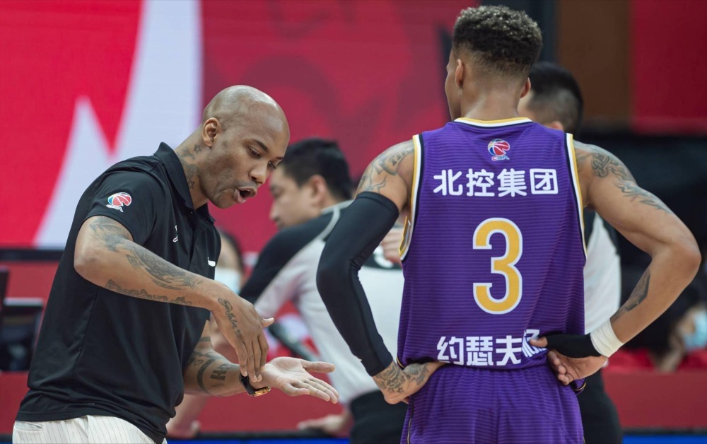 cb9胜9负,马布里跌下神坛!对阵CBA前9全败,北控男篮难言成功