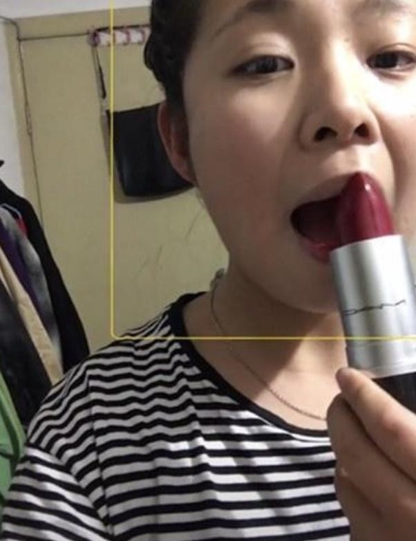 女子|“口红plus”火了,当女子拿起来的那一刻,网友:嘴塞得下吗