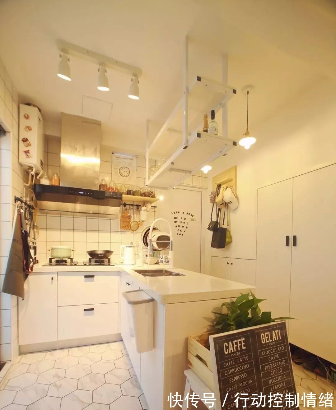 简约|60平不到的小户型,硬是被设计成时尚的2室2厅,简约时尚动人!