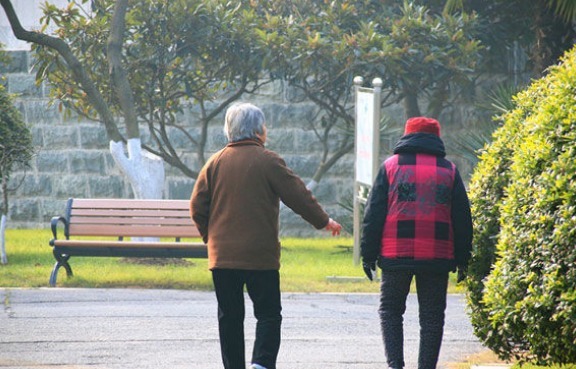 糖友|61岁大妈控糖六年，血糖值从16.3降到6.5，大家学习就是赚到！