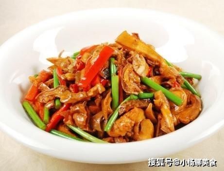 猪肚别只会加面粉洗，大厨表示多加1招，猪肚干净香脆还不腥