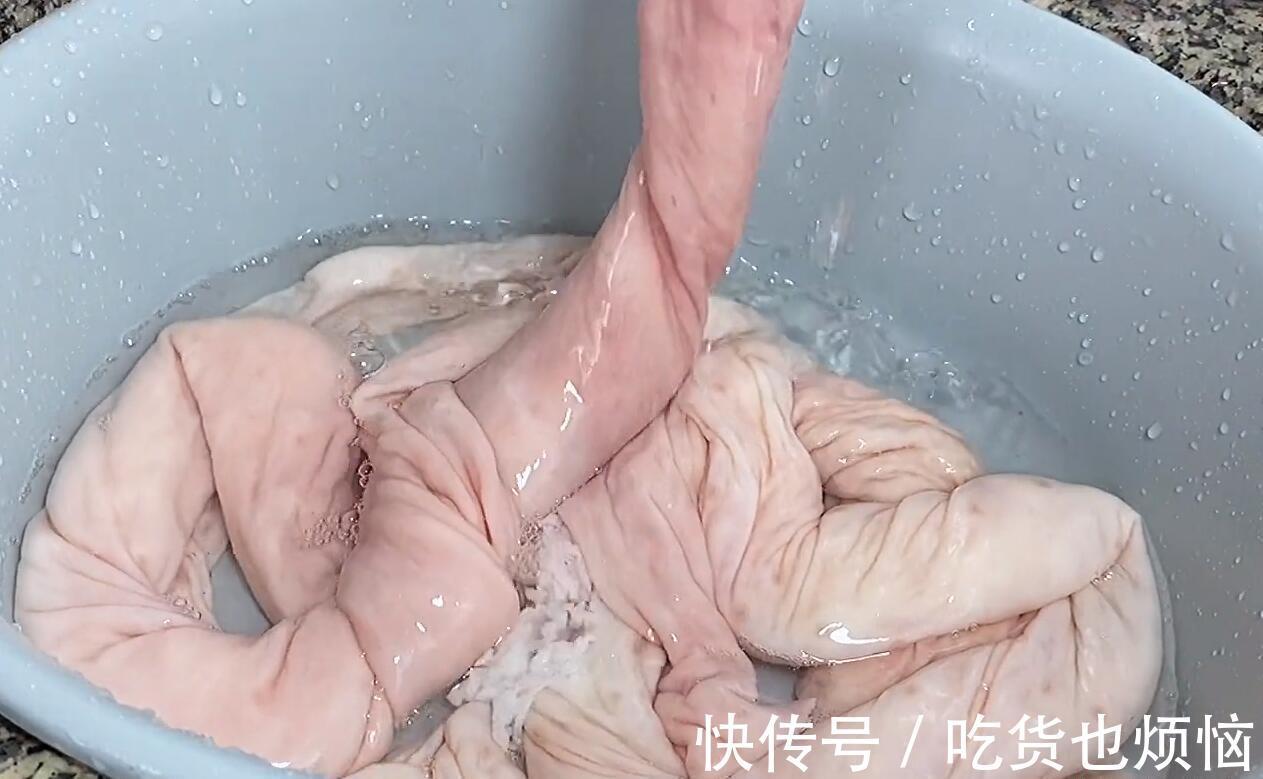 猪大肠|大厨30年卤肥肠配方,掌握关键的这一步,咬一口,汁香味浓满嘴香
