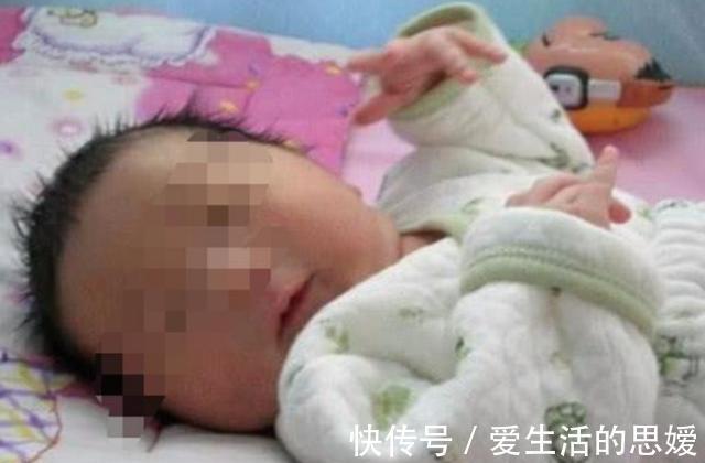 家长|5岁哥哥照顾半岁的妹妹,妈妈买菜回家后,却发现哥哥号啕大哭