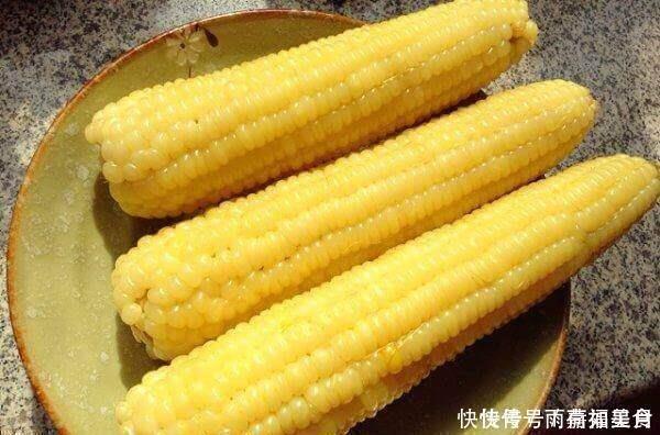 加盐|煮玉米的时候，不要只加盐，还要有“1味”，玉米煮出来又香又甜