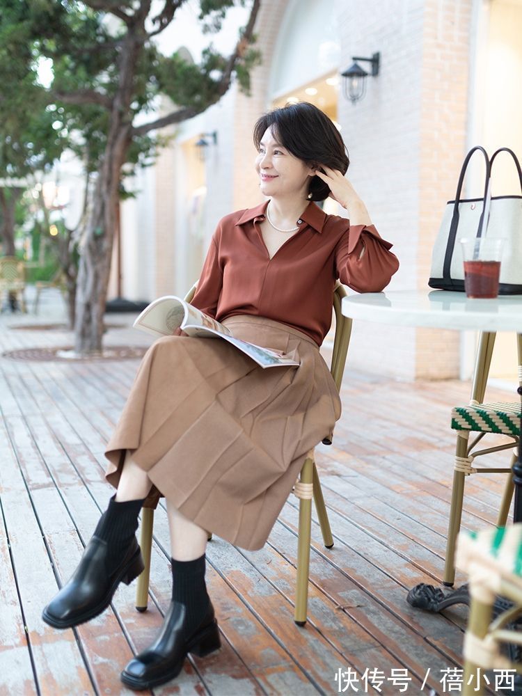 颜色|女人过了40岁尽量少穿花俏衣服,试试这些极简衬衫,时髦显气质