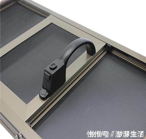 防盗|越来越多人不装纱窗了，装这种成本低还能防盗，不得不感叹聪明