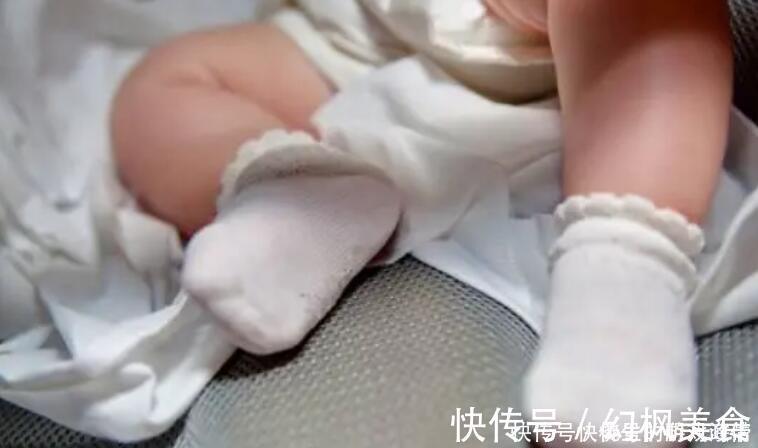 发育|入秋后带娃睡觉,父母注意“一要四不要”,孩子睡的香发育好