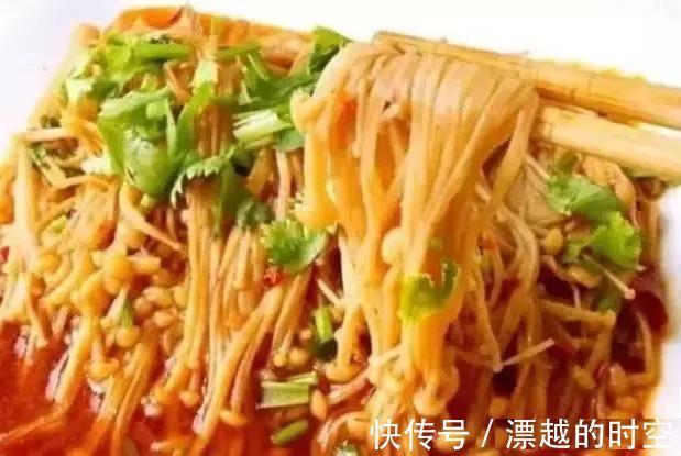 精选美食推荐香辣水煮金针菇,生爆盐煎肉,椒香嫩牛肉的做法