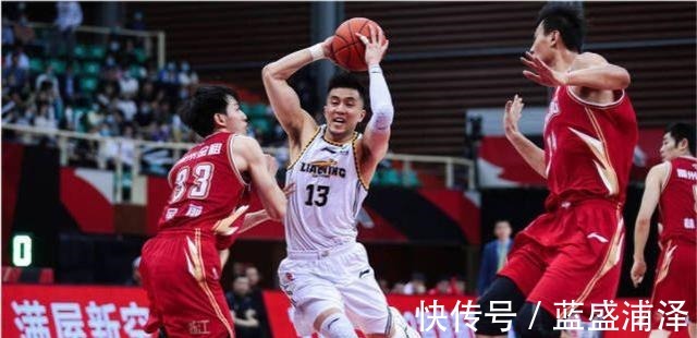 球员|辽宁队22分惨败,赛后杨鸣1举动激怒球迷,郭艾伦终究错付!
