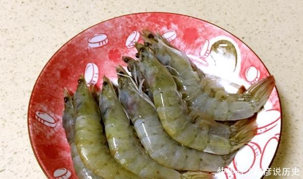 味道|吮指油焖大虾做法来袭,这也太简单了,味道好吃,营养丰富
