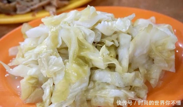 24年街边小店，一碗面70元，还没到饭点就座无虚席……！