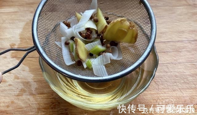 牛肉饺子这样调馅太好吃了,再贵也要吃,做法简单味道鲜香,解馋