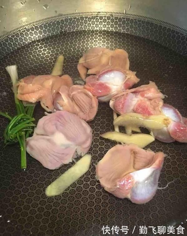 肫皮|青椒与它绝配,被称“天然泻药”,口臭消失,可能大肚子也瘪了