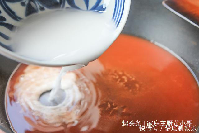 鸡肉|学会鸡胸肉这新做法,年夜饭给家人露一手,外焦里嫩酸甜又可口