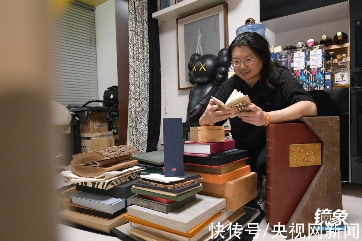 君特·格拉斯#他在北京蜗居30㎡，却收藏价值千万“最美的书”