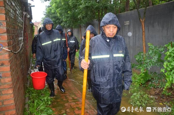 防汛|阳信县实验小学：风雨之中显担当 履职尽责护校园