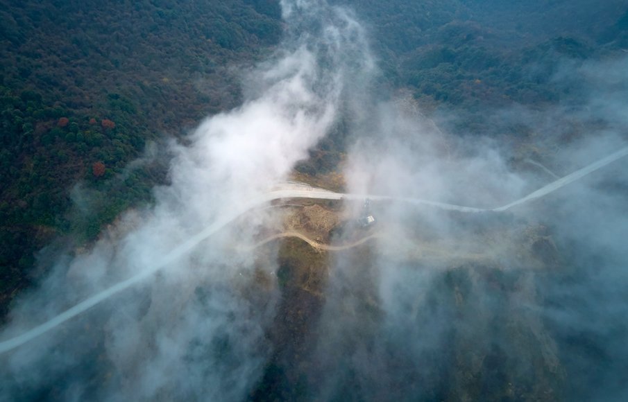 徐塘|平武有座山红透了！山上这条云端上的彩林公路秋色如画