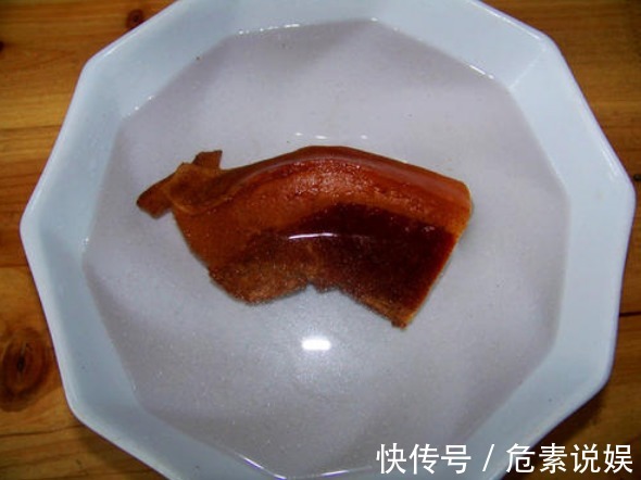 竹笋|腊肉不能直接炒,先做这3步,出锅又香又嫩,不咸不油腻,真好吃
