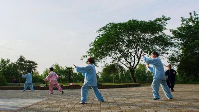  冬季，养生正当时，谨记一慢，少碰二物，坚持三相伴