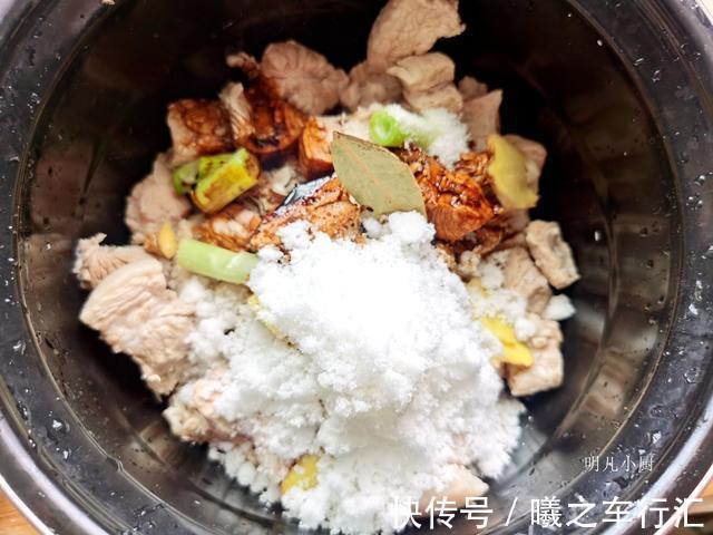 腌渍|夏天嘴馋就吃这肉，十几分钟上桌，软烂好吃不油腻，用来拌饭真香