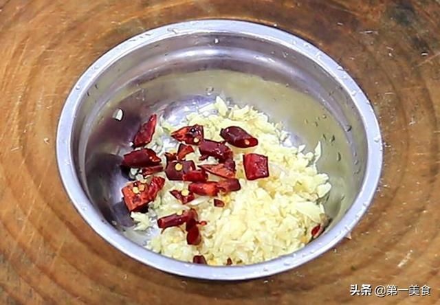 厨师长|爆炒空心菜不发黑的技巧,用厨师长的做法,在家做出饭店的味道