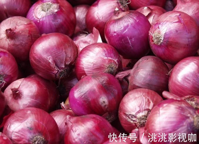 毒素|洋葱和此物一起炒,不贫血,排出毒素,燃烧脂肪,延缓皱纹生长