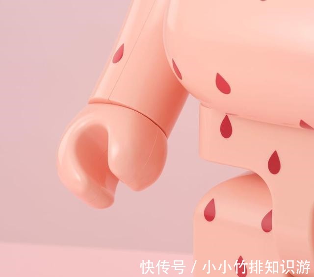 草莓 冠希亲晒!CLOT联名「西瓜积木熊」释出!这瓜保熟吗!