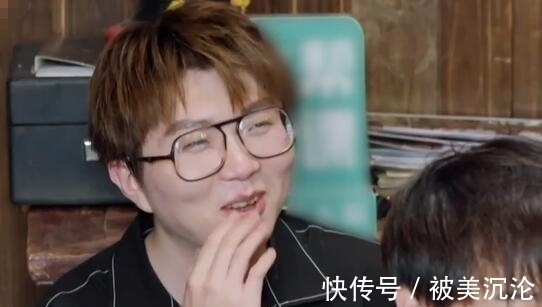 张艺兴|张艺兴评价毛不易唱功,表示不敢邀请他再唱,情商高