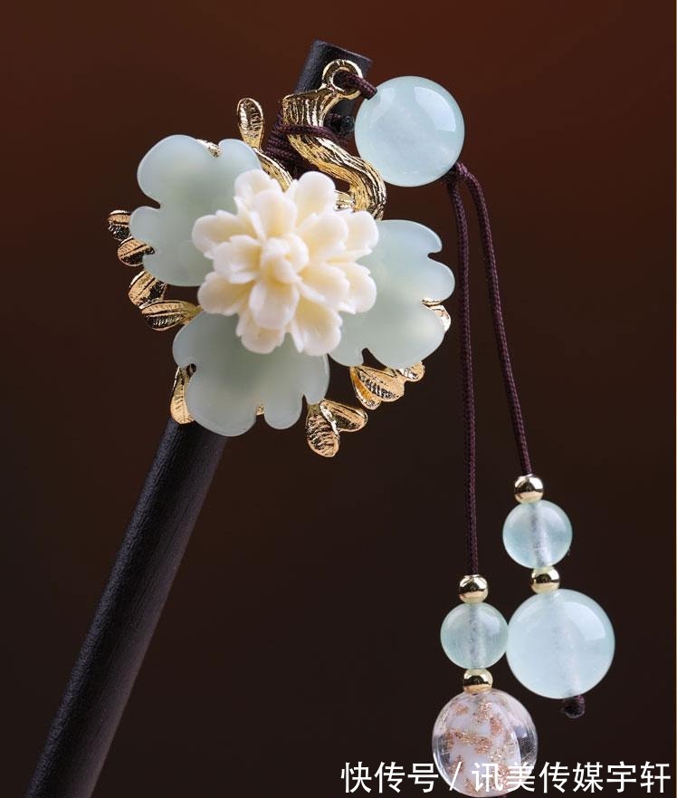 配饰|秋季搭配中的配饰,古风发簪的选择,让你日常穿搭更有韵味