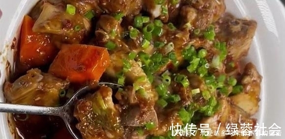 鲜嫩|平时多给家人做它吃，不油炸不煎炒，拌料一腌一蒸，鲜嫩软烂，香