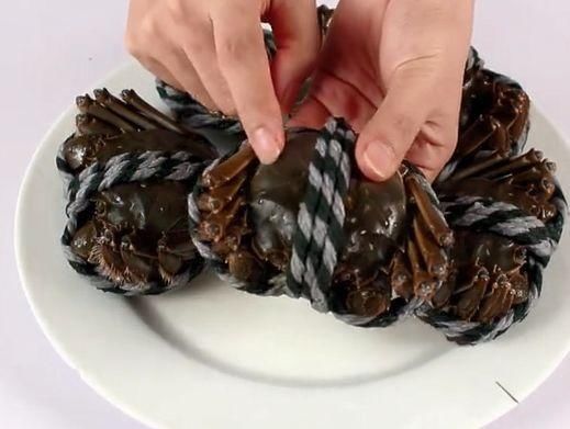 细腻|蒸螃蟹时,直接上锅蒸就错了,多加1步,肉质鲜嫩细腻没腥味