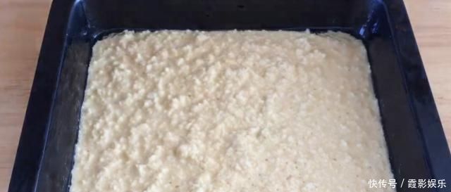 把豆腐放进鸡蛋液里,擀面杖一压,给红烧肉都不换,真是太香了