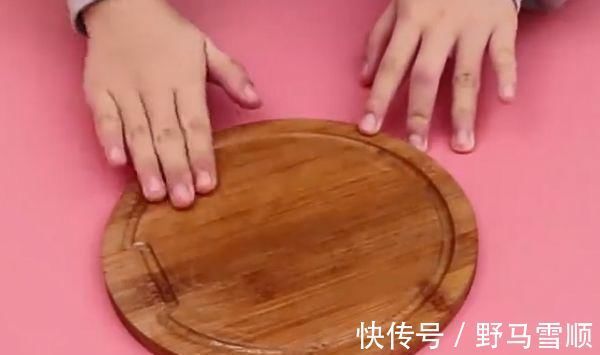 木菜板发霉开裂只需倒点厨房里的“它”,用10年都不发霉开裂