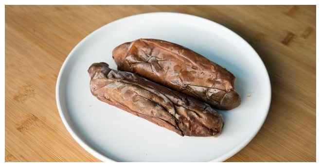 红薯最好吃又简单的做法，打入2个鸡蛋，不用加水，出锅金黄诱人