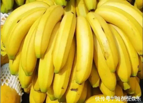 到底|买香蕉时,到底选直的还是弯的果农教你这3招,以后别再乱买了